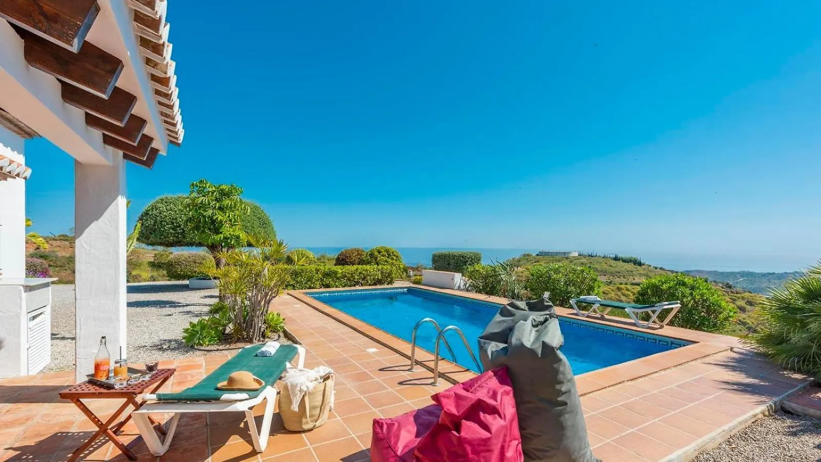 Villa Cala Chica Cajiz By Ruralidays contacts